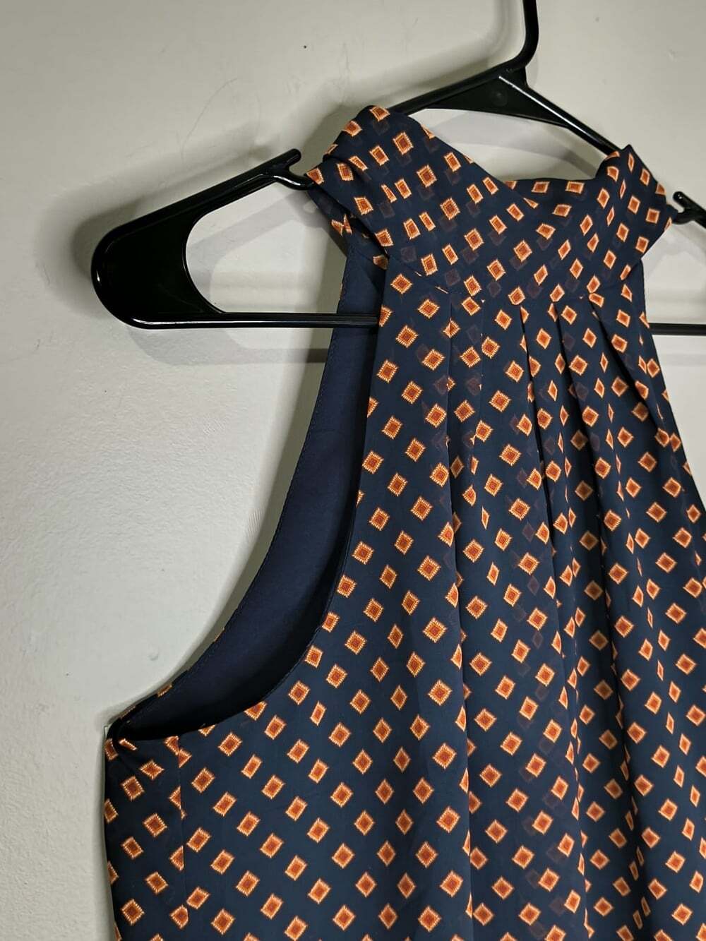 Banana Republic Women's Size S Sleeveless Halter Blouse Navy Orange Geometric - Picture 2 of 10